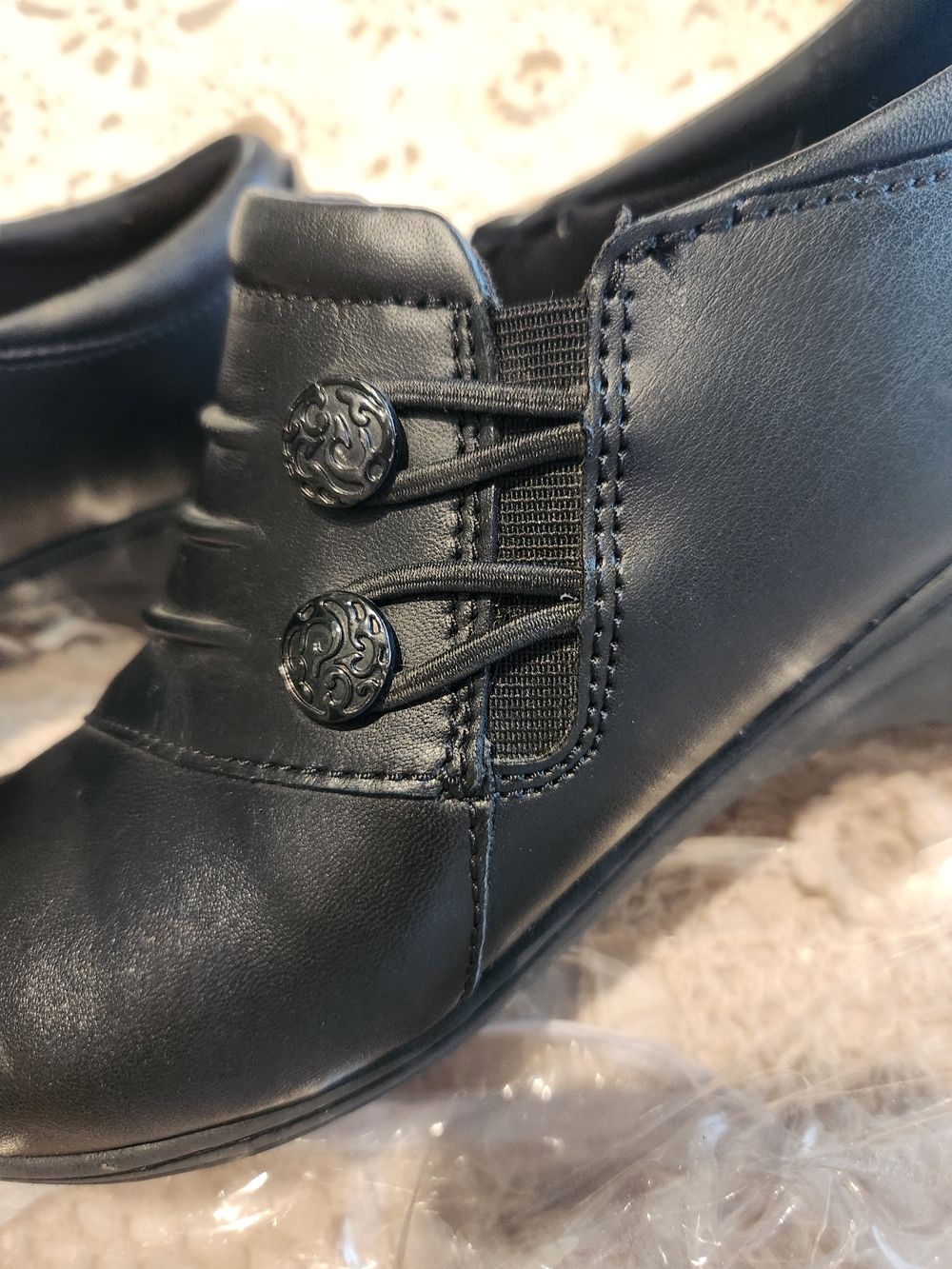 Womens Clarks Collection Black Slip-on Shoe Decorative Buttons Size 9.5
